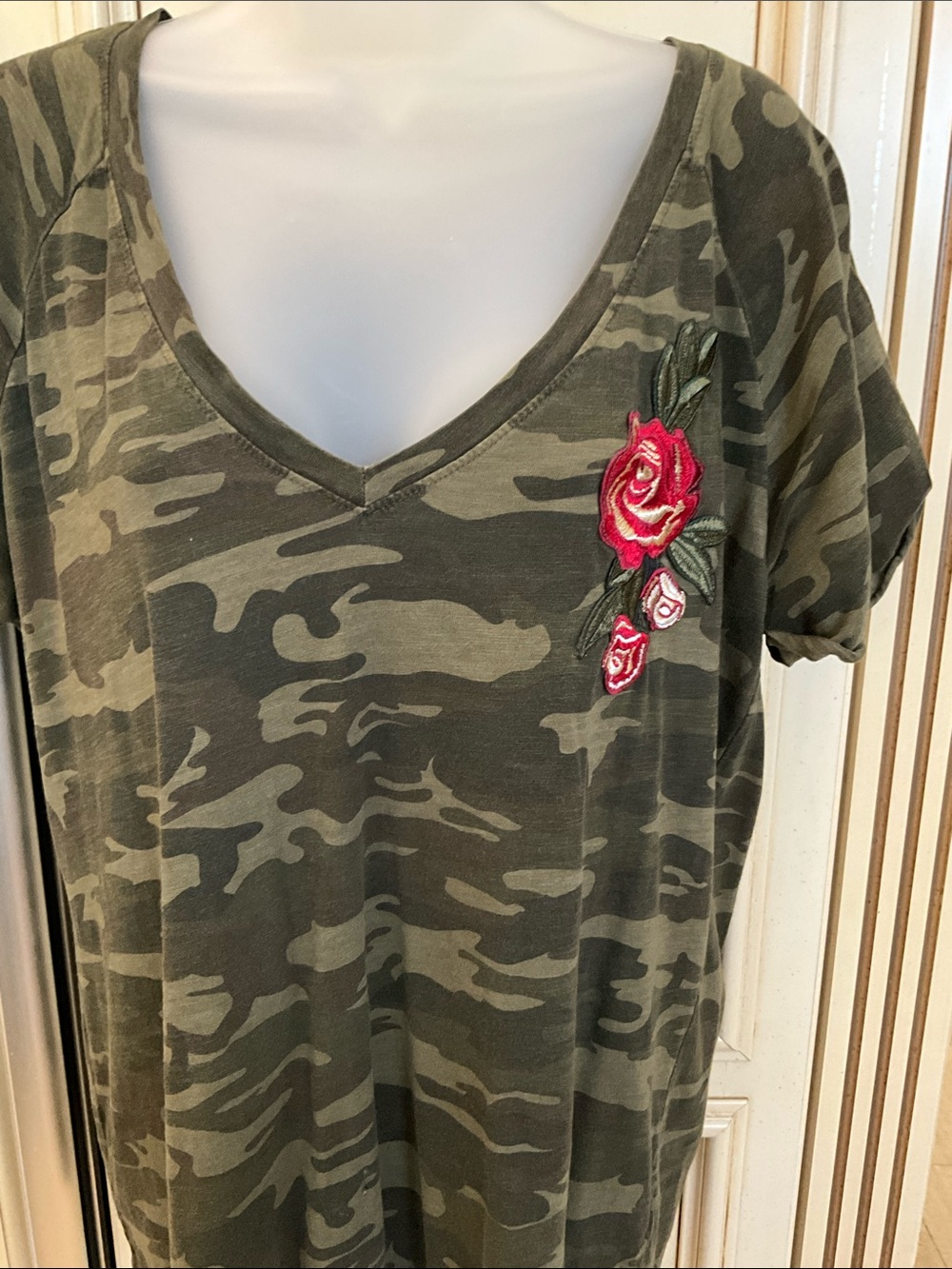 Sanctuary Olive Green Short Sleeve Scoop Neck Tee